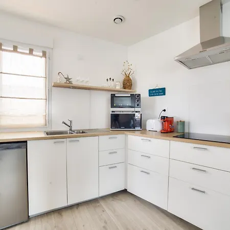 180m De La Plage, Quartier Anime 2 Personnes