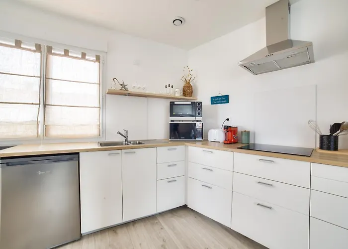 180m De La Plage, Quartier Animé 2 Personnes