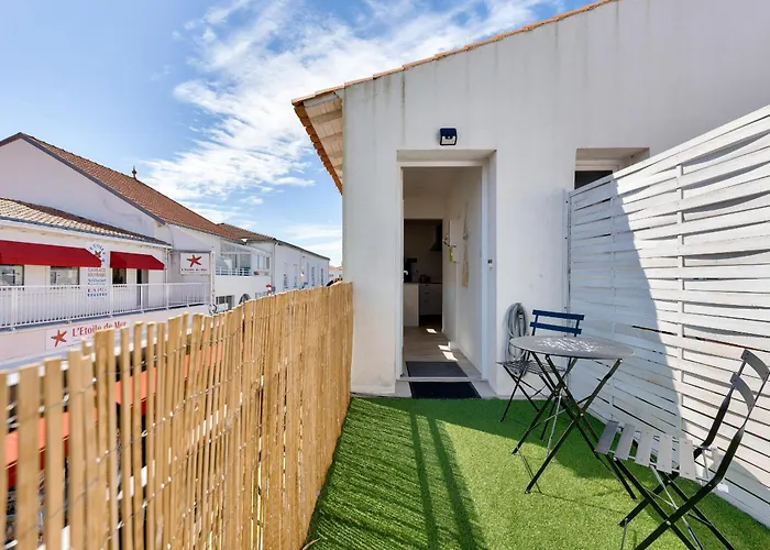 180m De La Plage, Quartier Animé 2 Personnes *